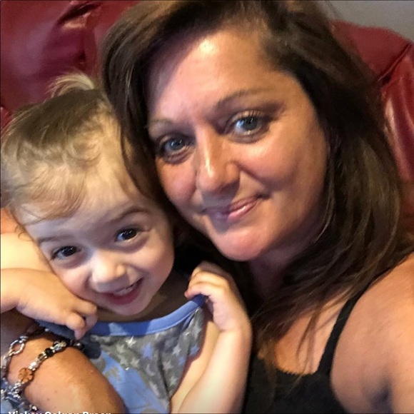 💕POSH AMBASSADOR!💕 VIckey - Picture 2 of 5